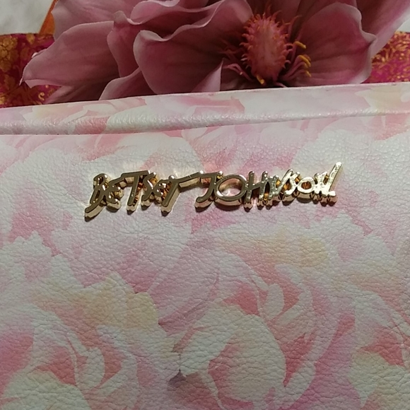 NWT Betsey Johnson Cosmetic Bag Very Roomy - Picture 10 of 12